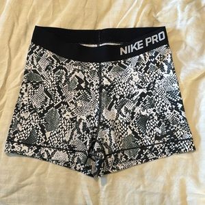 Nike Pro
